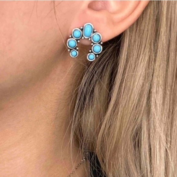 Turquoise stone silver boho stud earrings - Picture 3 of 6